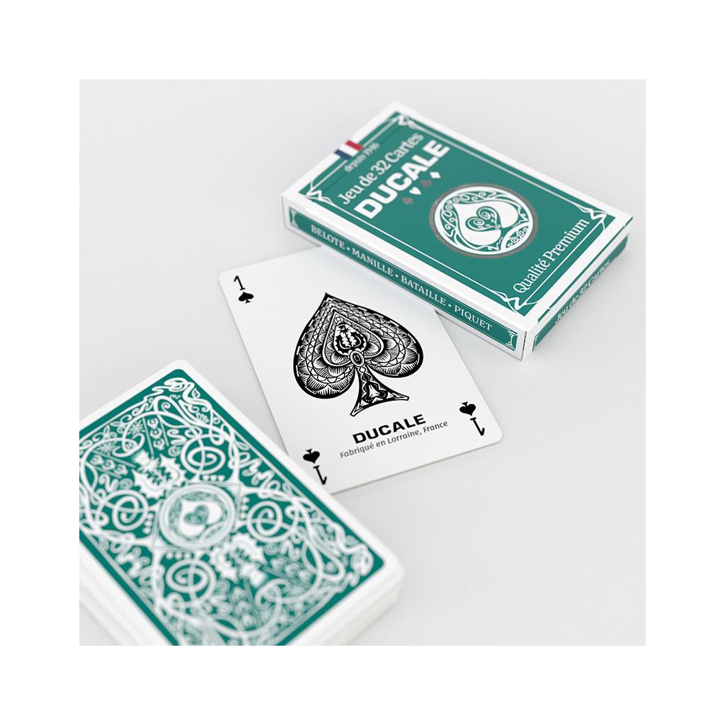 Coffret Belote premium avec 32 cartes de jeux, pions et jetons français